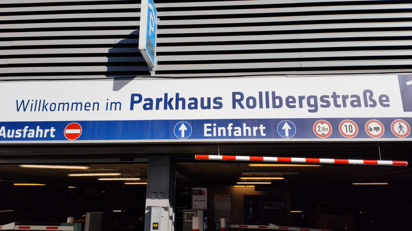 Parkhaus Rollbergstraße